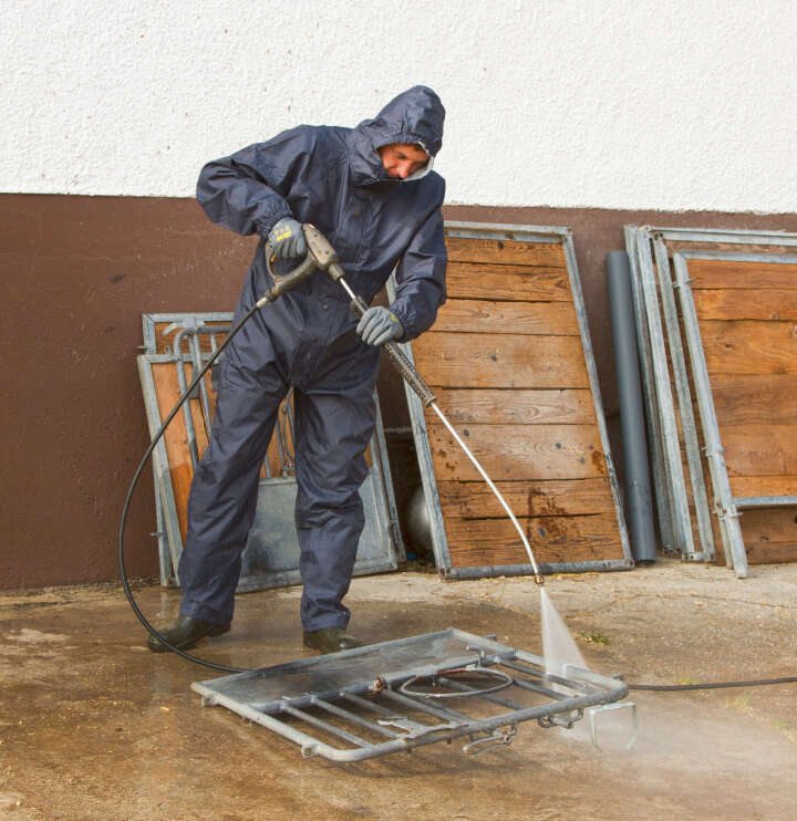 KERBL Wasch- und Reinigungsoverall mit Kapuze